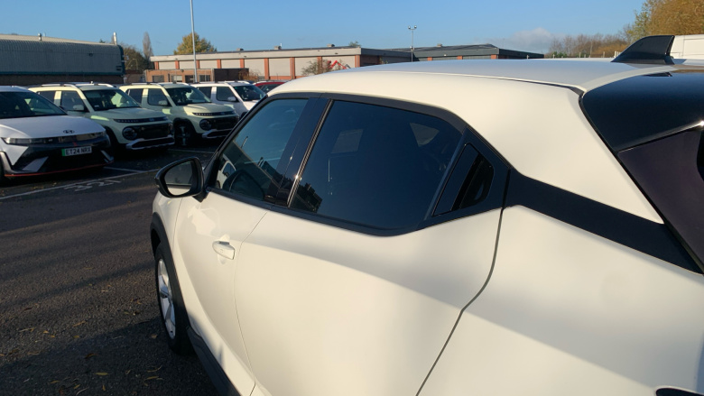 Nissan Juke 1.0 DiG-T N-Connecta 5dr Petrol Hatchback